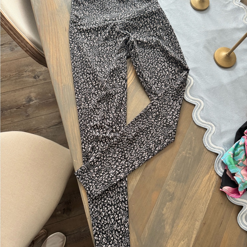 Onzie Black and White Patterned Leggings